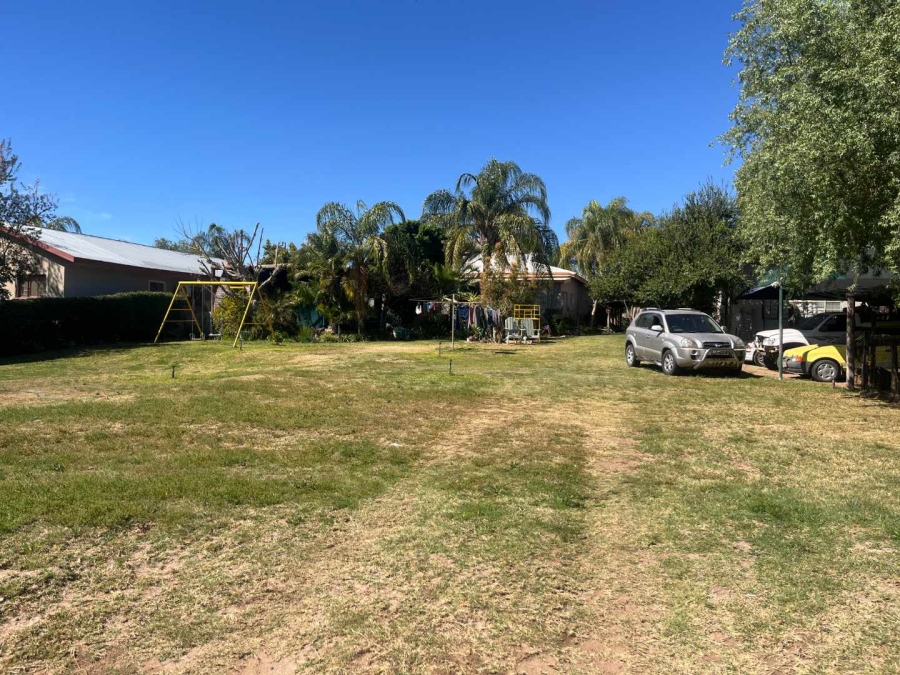 4 Bedroom Property for Sale in Kanoneiland Northern Cape